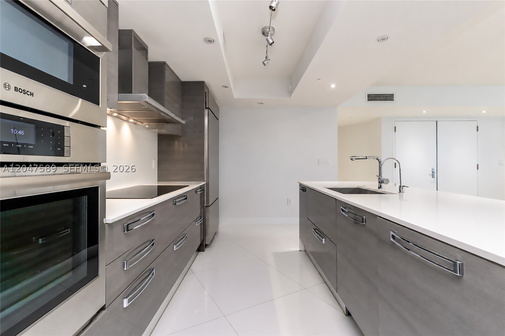 17201 Collins Ave #1807, Sunny Isles Beach FL 33160