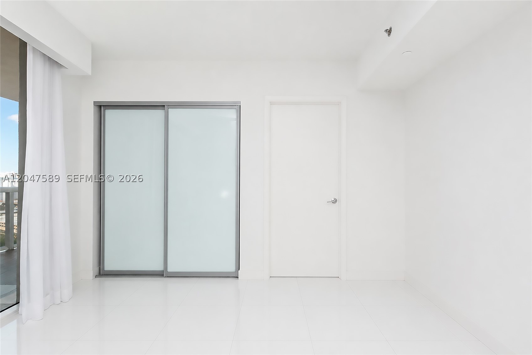 17201 Collins Ave #1807, Sunny Isles Beach FL 33160
