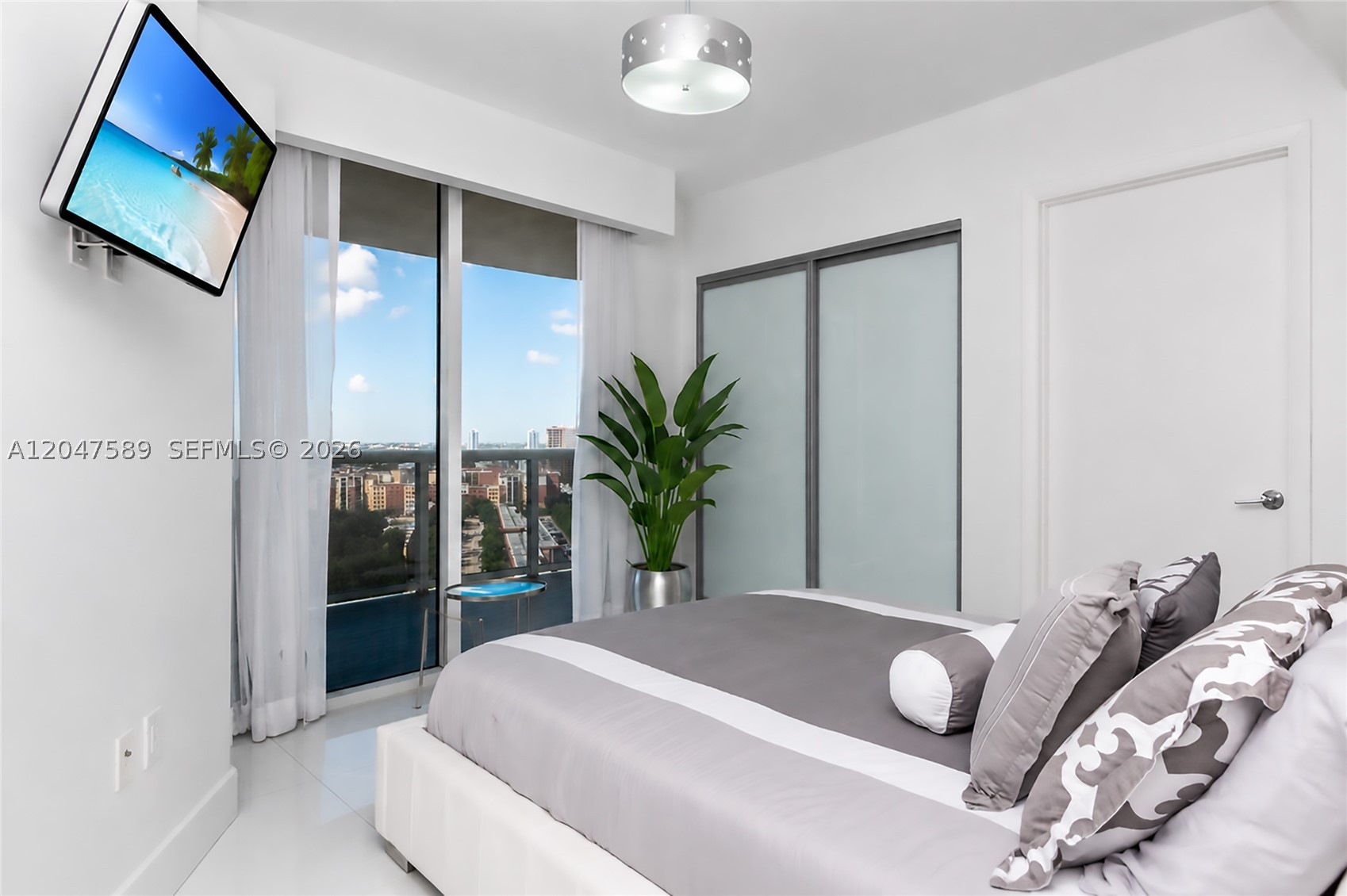 17201 Collins Ave #1807, Sunny Isles Beach FL 33160