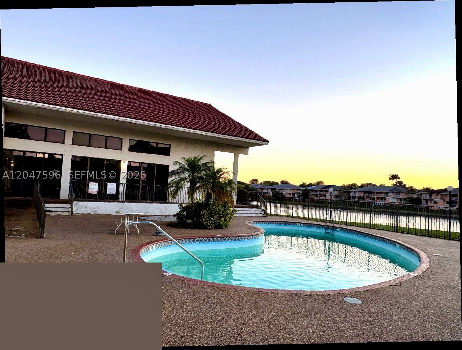3200 NW 46th St #205, Oakland Park FL 33309