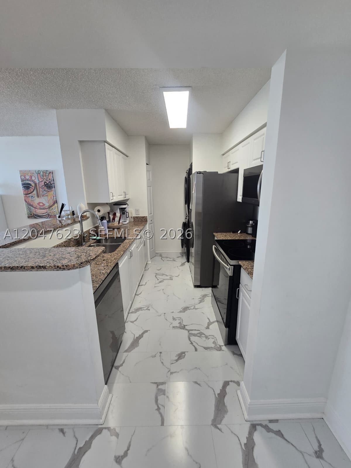 Miami FL 33131 - A12047623