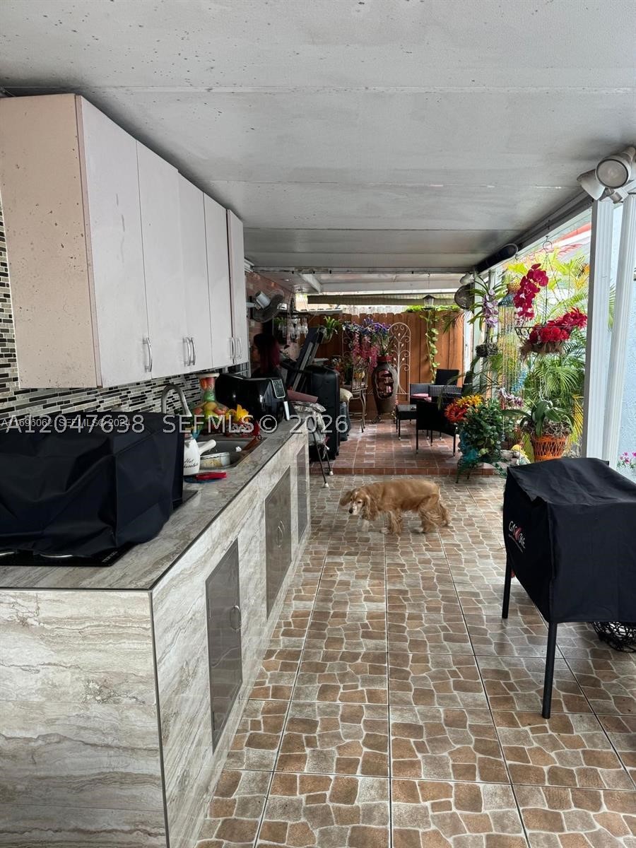 8805 NW 113th St, Hialeah Gardens FL 33018