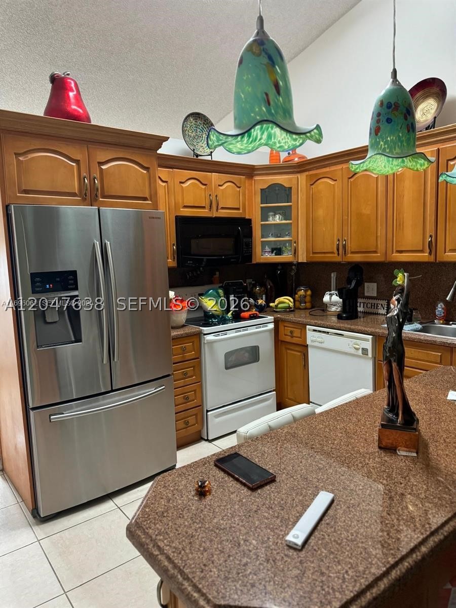 8805 NW 113th St, Hialeah Gardens FL 33018