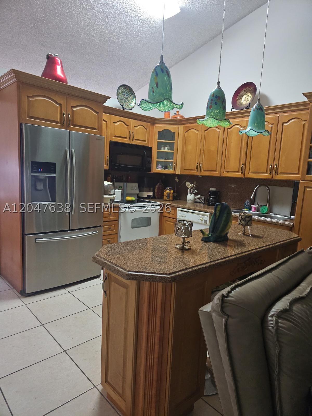 8805 NW 113th St, Hialeah Gardens FL 33018