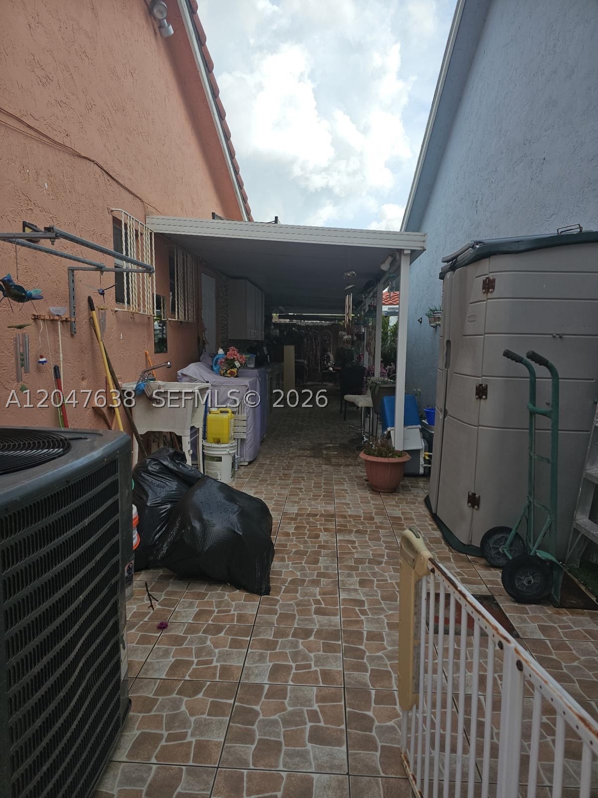 8805 NW 113th St, Hialeah Gardens FL 33018