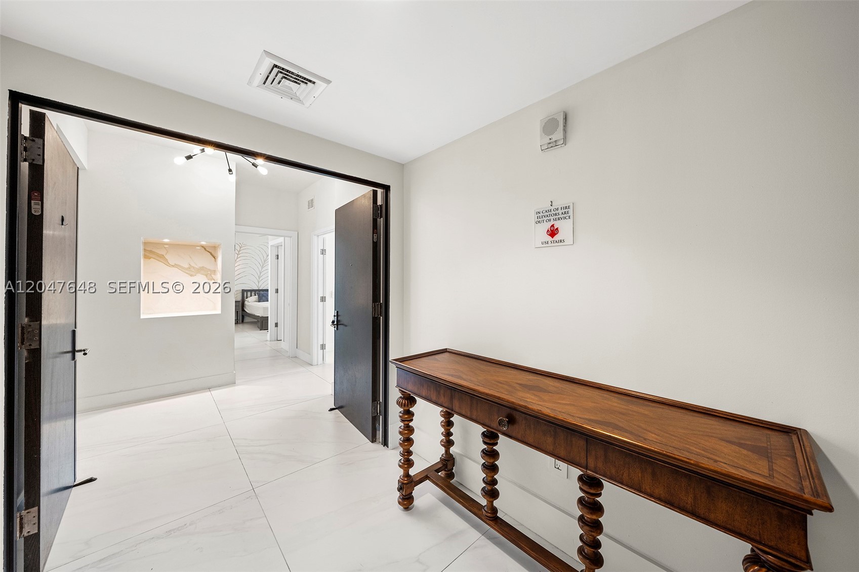 900 Biscayne Blvd #4202, Miami FL 33132