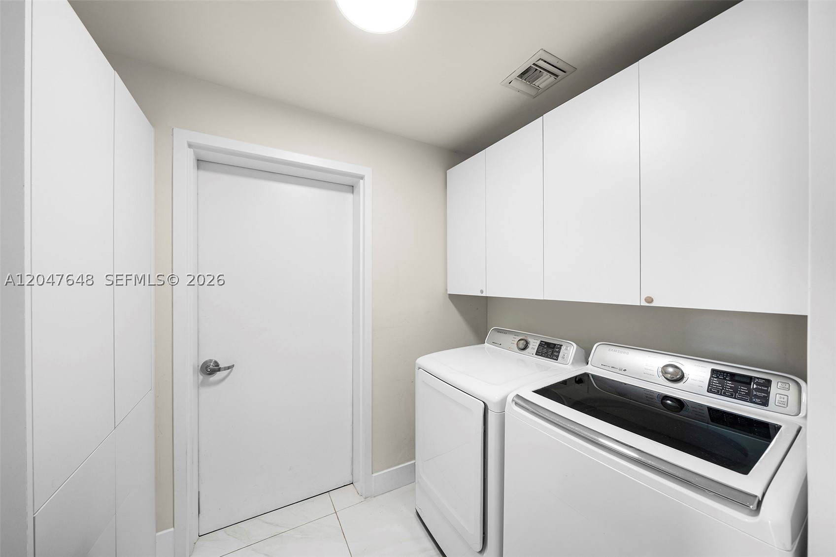 900 Biscayne Blvd #4202, Miami FL 33132