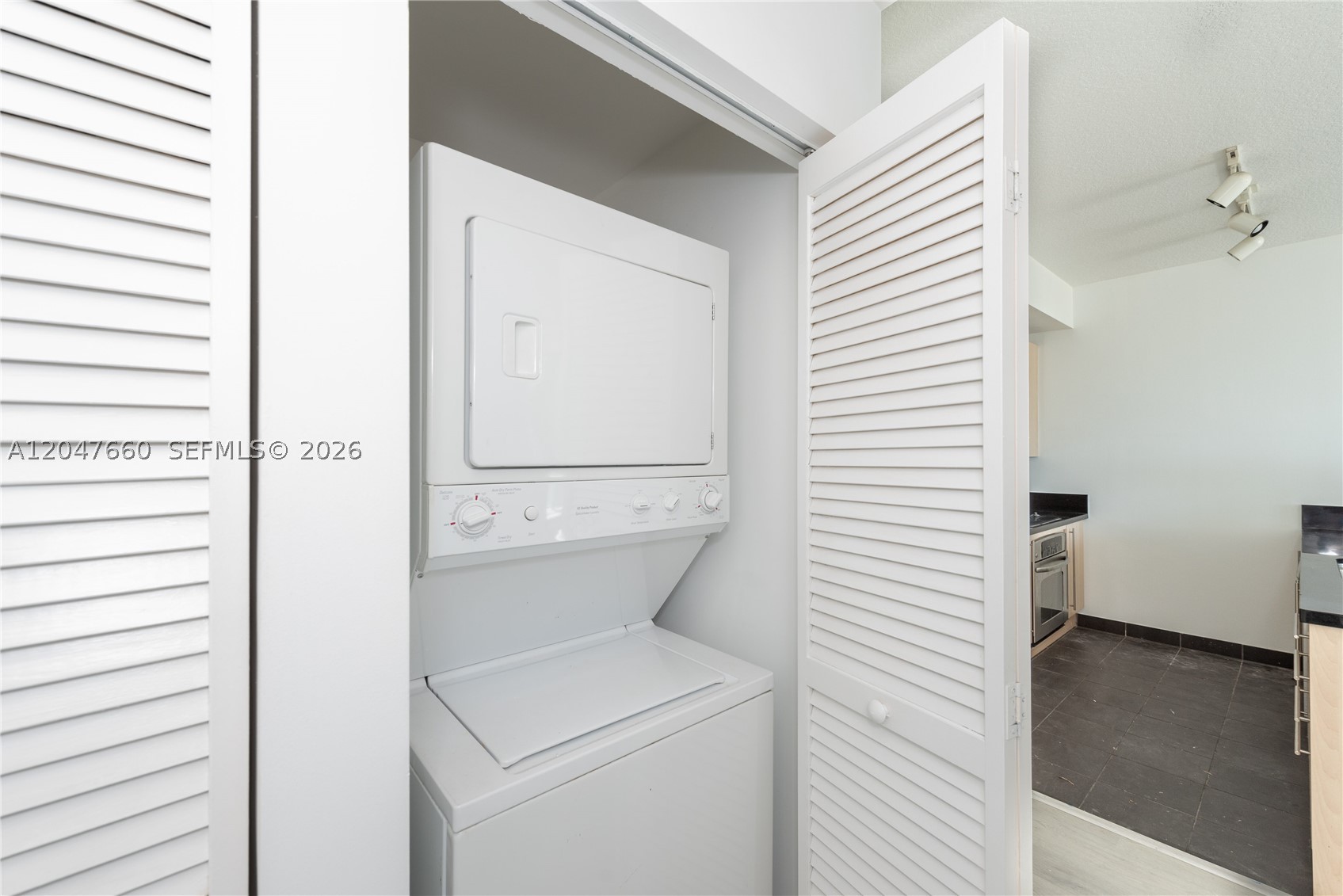 79 SW 12th St #1105-S, Miami FL 33130