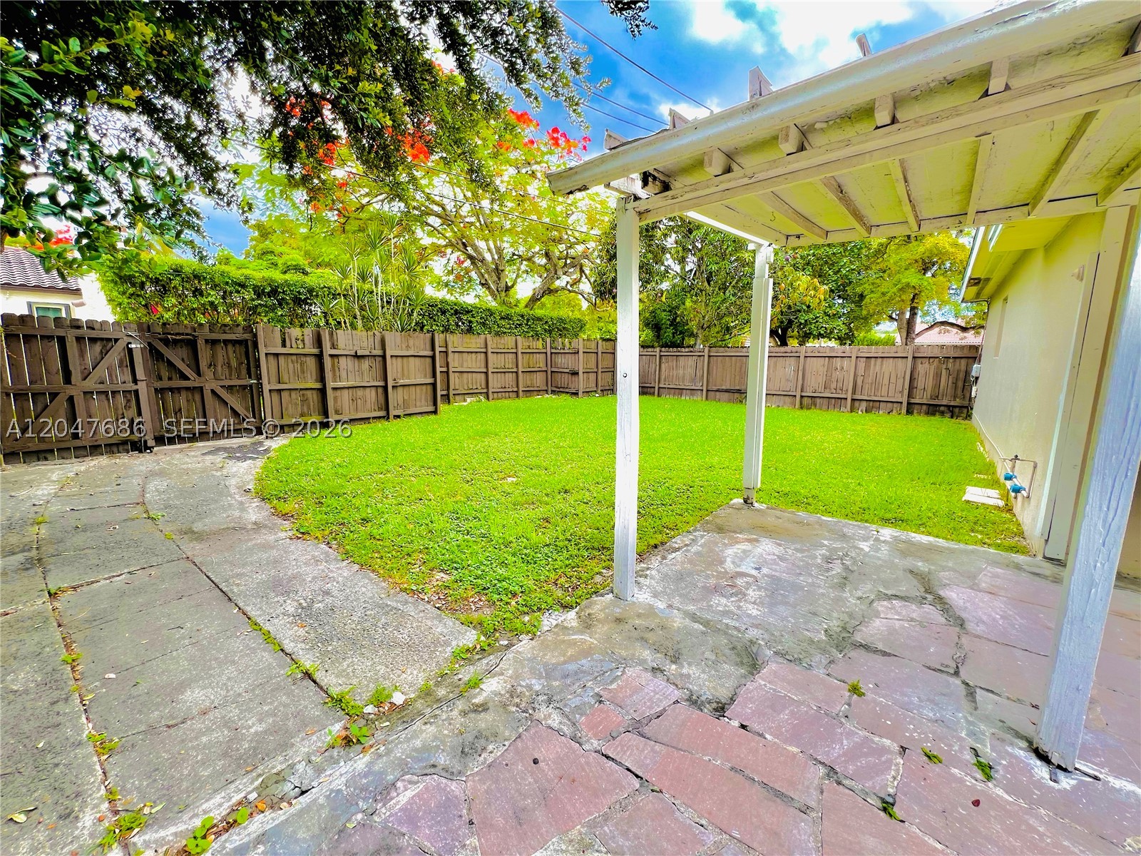 410 Pinecrest Dr #1, Miami Springs FL 33166