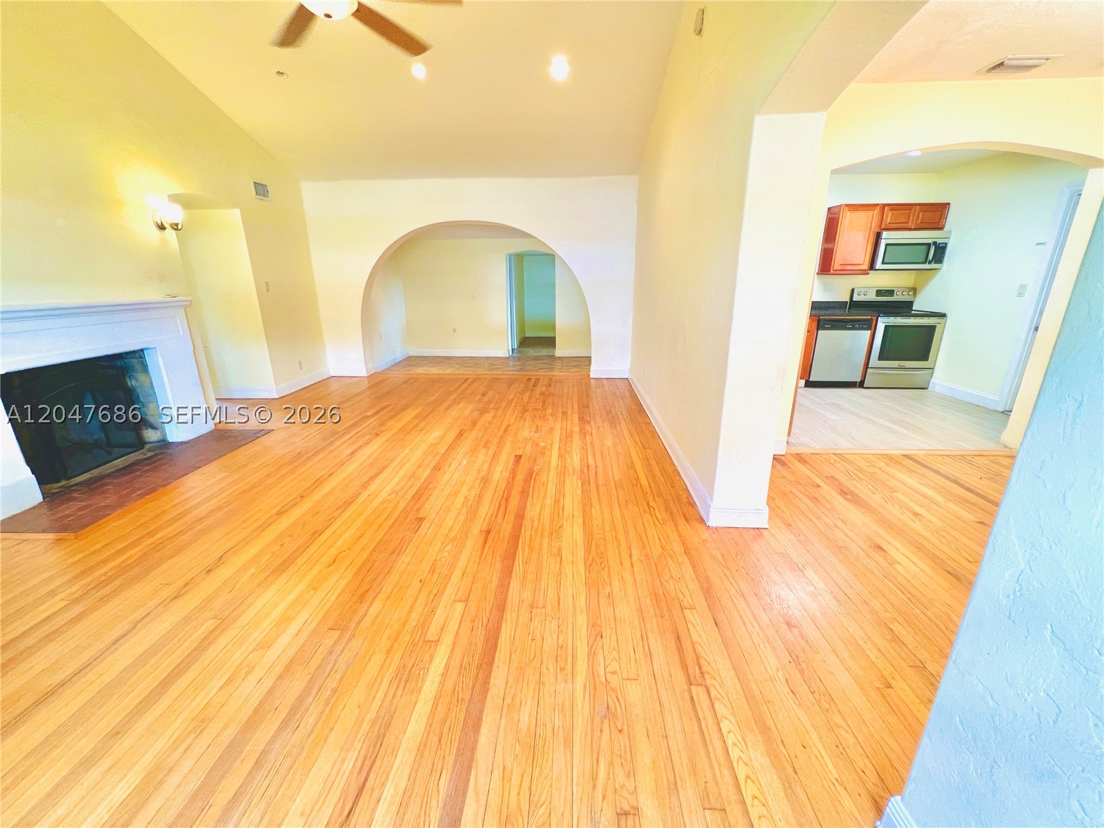 410 Pinecrest Dr #1, Miami Springs FL 33166