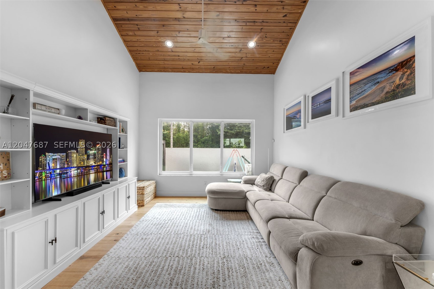 4035 SW 14th St, Miami FL 33134