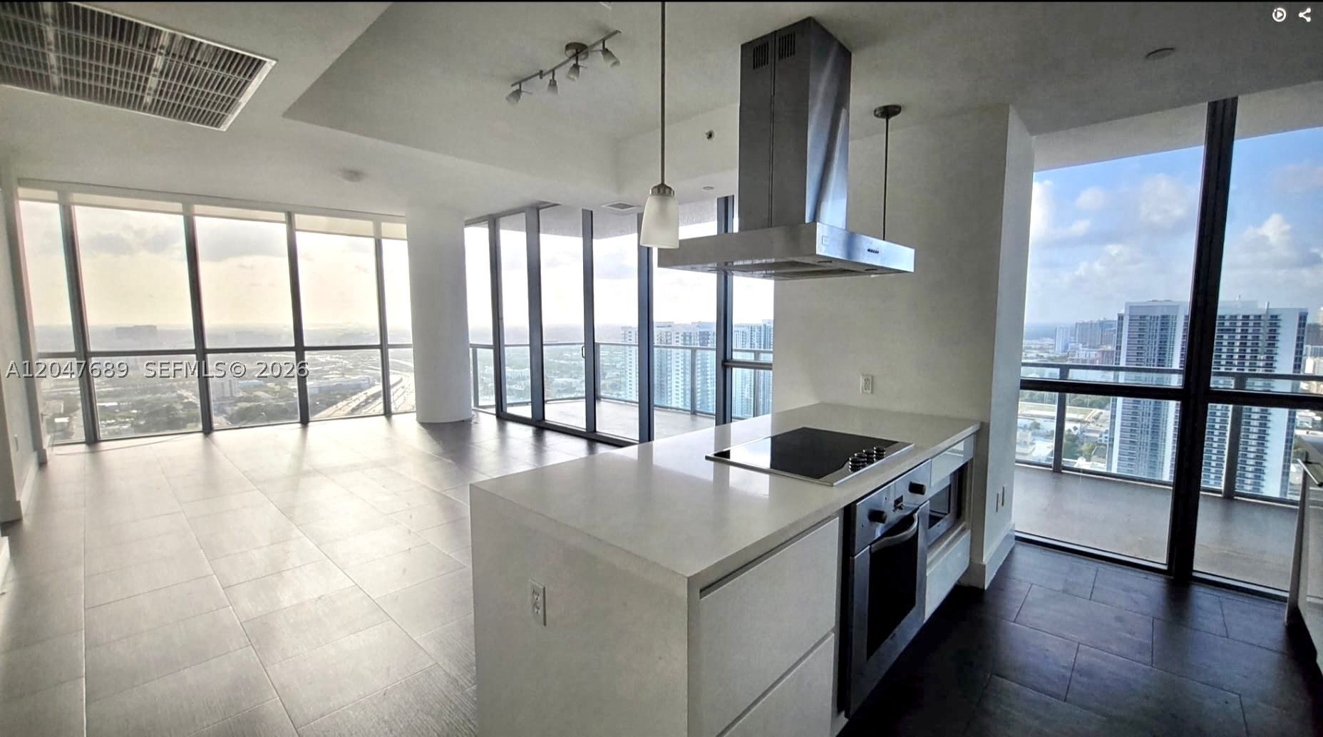 1100 Biscayne Blvd #3708, Miami FL 33132