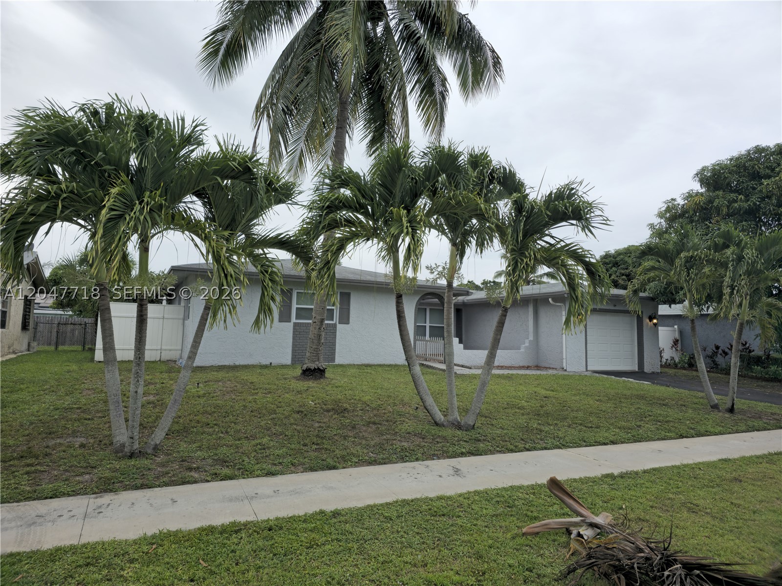 7771 NW 46th St, Lauderhill FL 33351