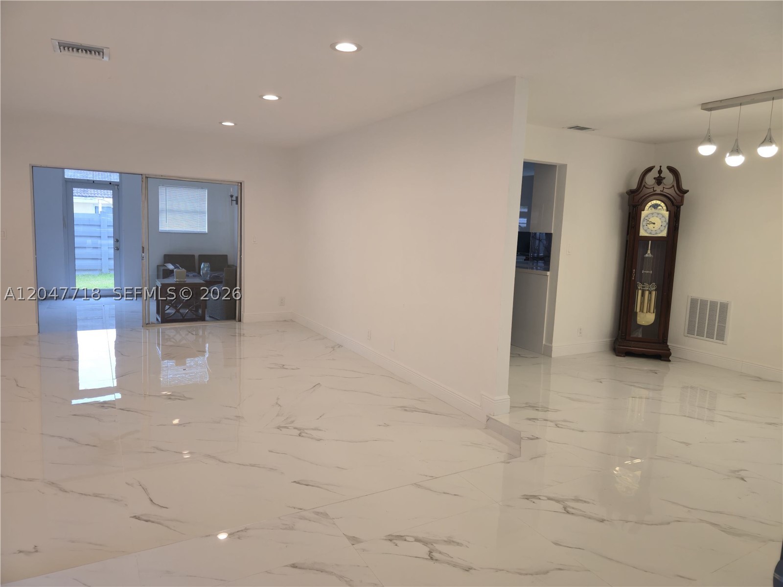 7771 NW 46th St, Lauderhill FL 33351