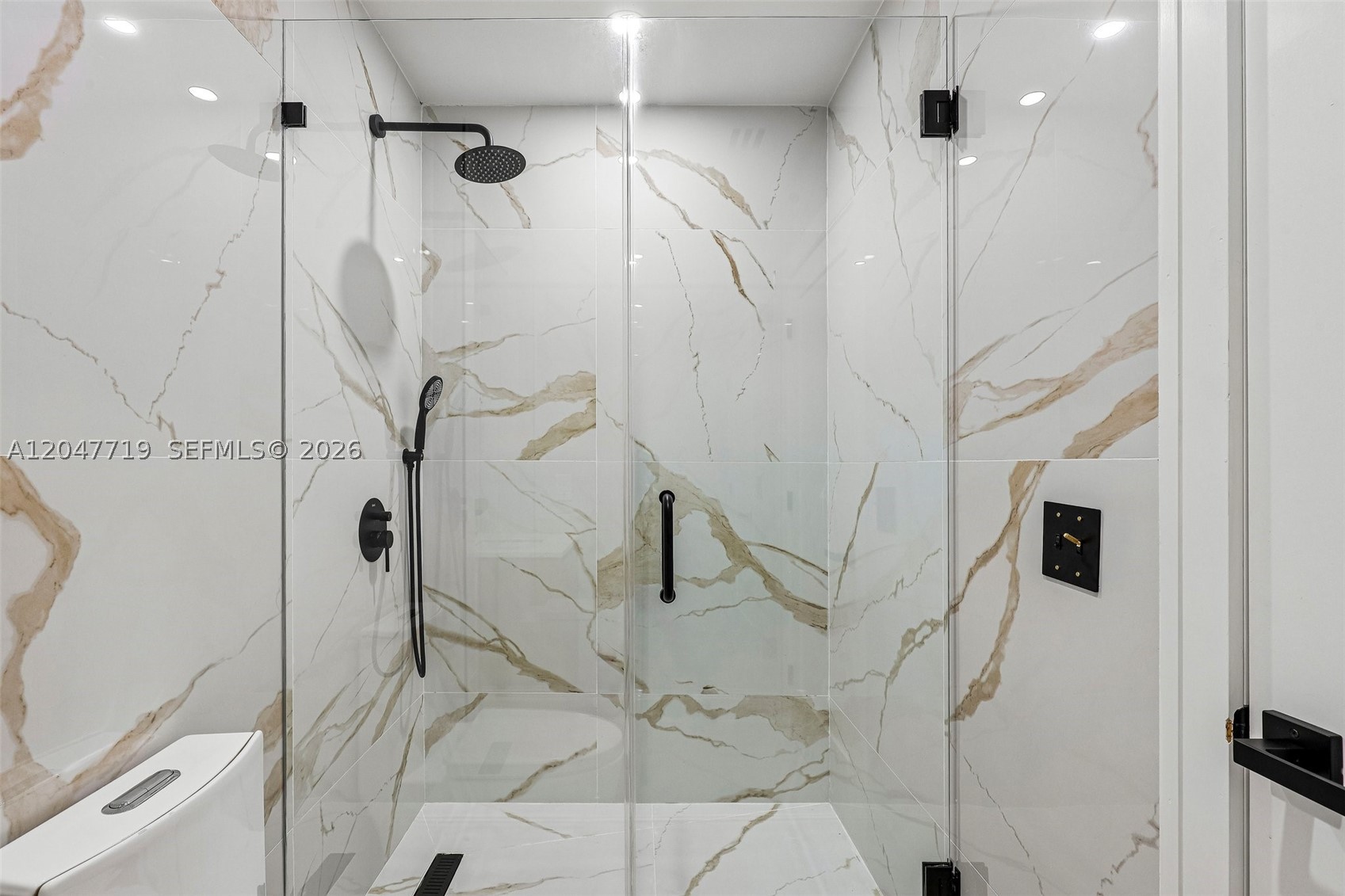 7811 Carlyle Ave, Miami Beach FL 33141