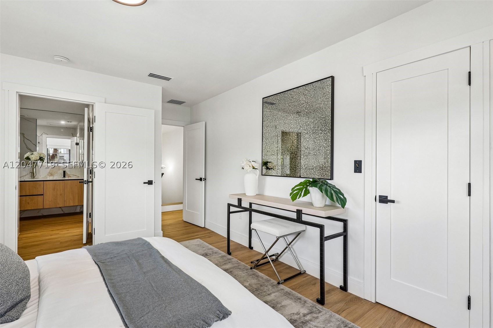 7811 Carlyle Ave, Miami Beach FL 33141