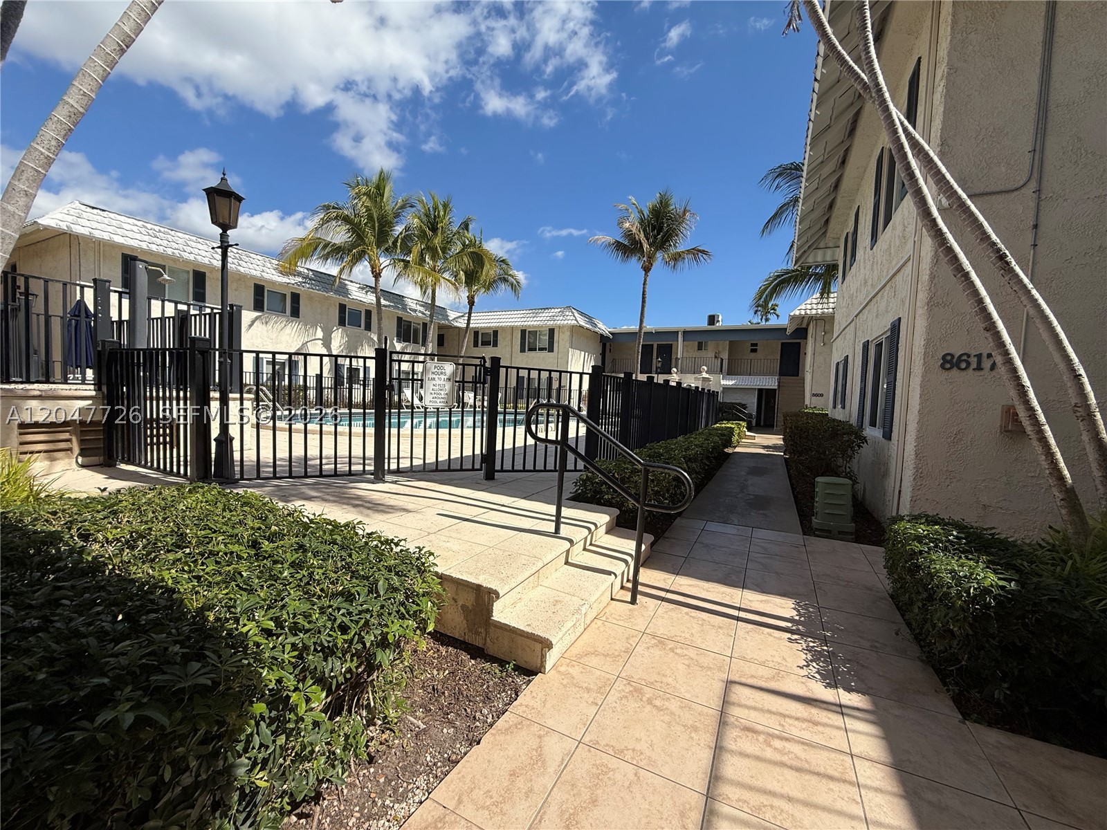 8607 SW 68th Ct #24, Pinecrest FL 33156