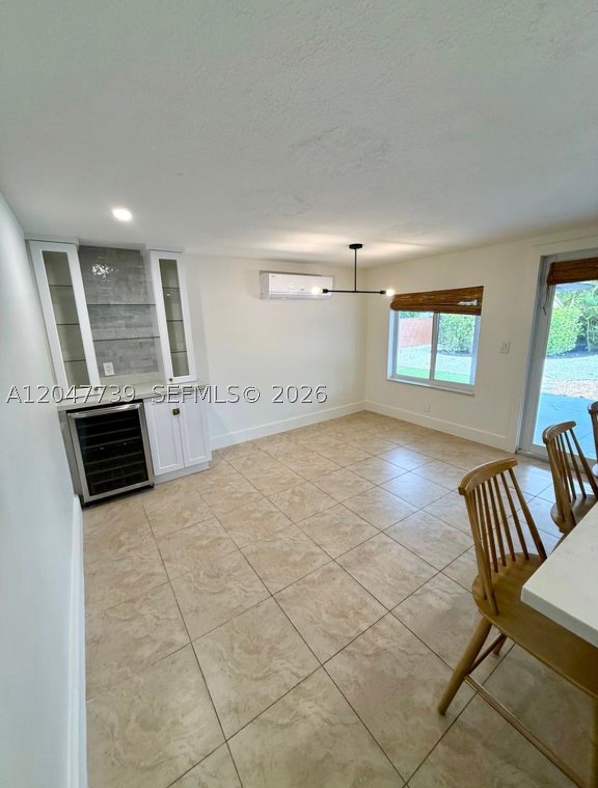 670 E 58th St, Hialeah FL 33013