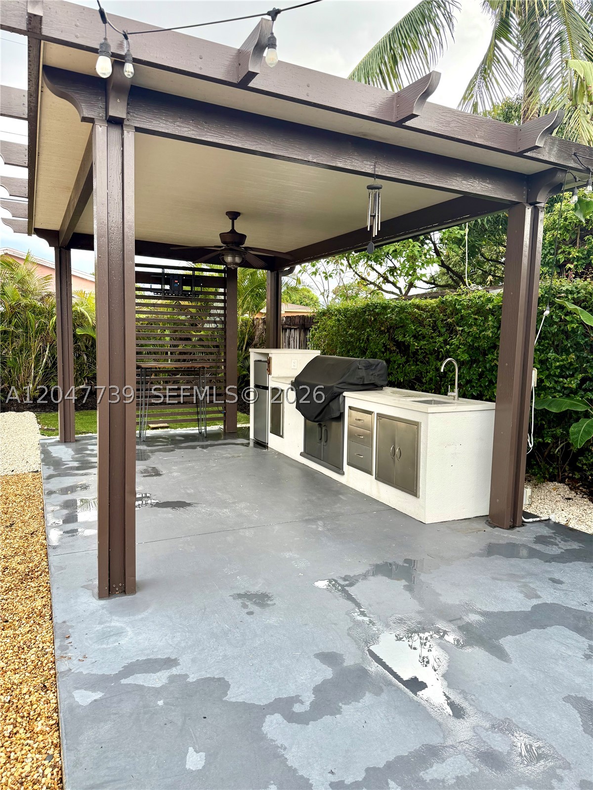 670 E 58th St, Hialeah FL 33013