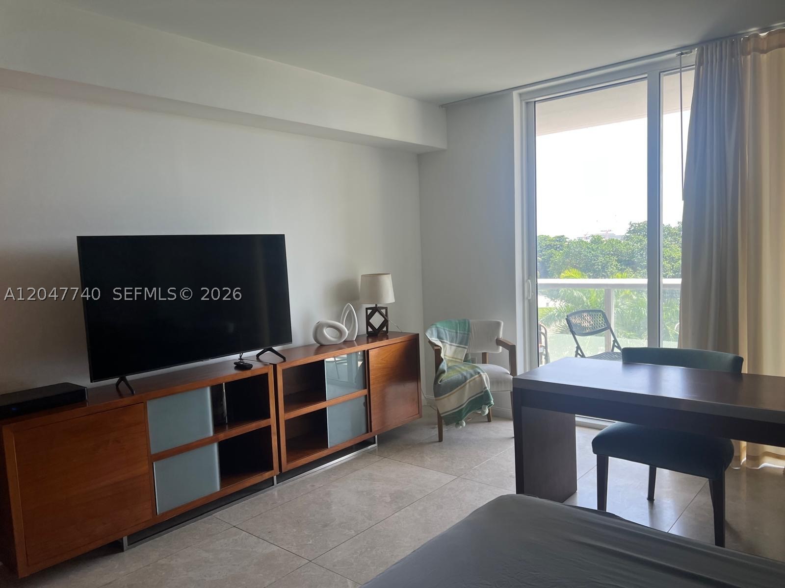 50 Biscayne Blvd #606, Miami FL 33132