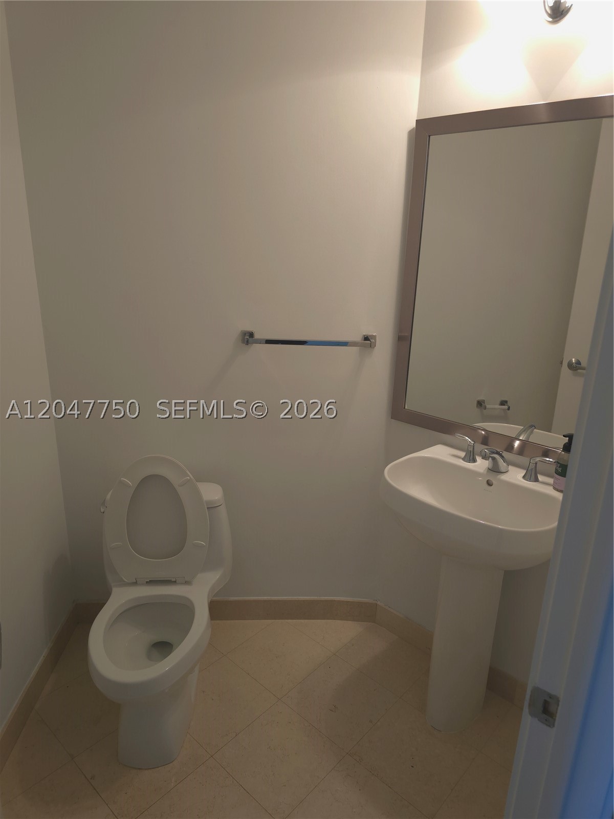 1060 Brickell Ave #1701, Miami FL 33131