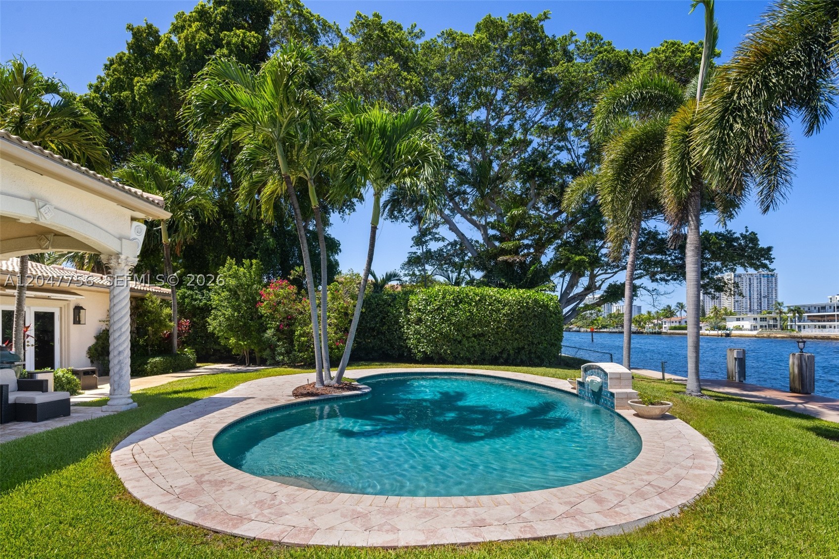 600 SE 28th Ave, Pompano Beach FL 33062