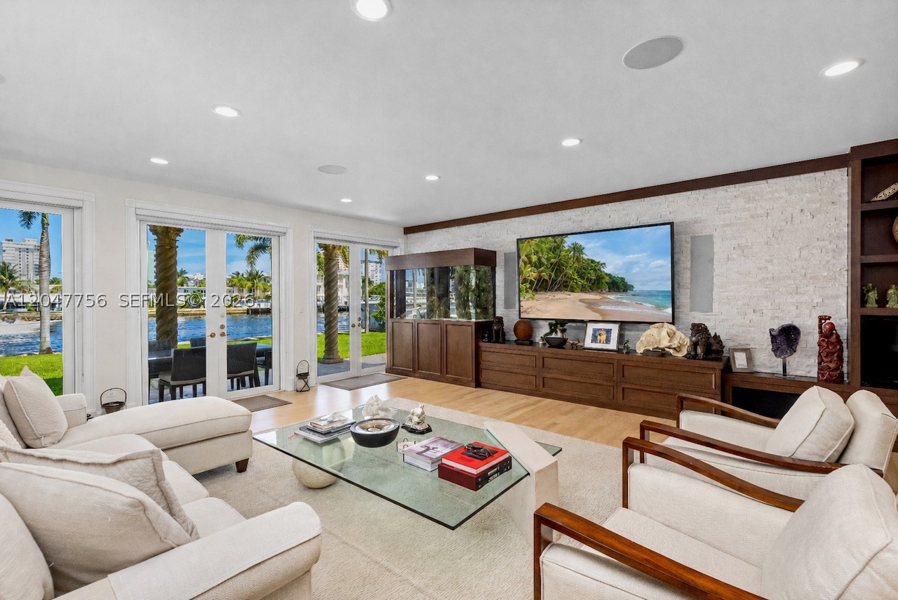 600 SE 28th Ave, Pompano Beach FL 33062