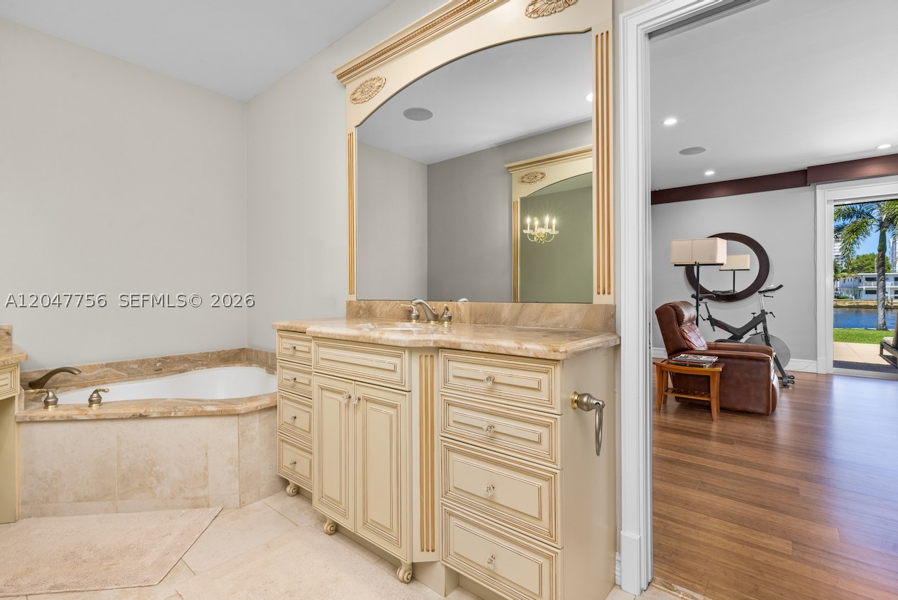 600 SE 28th Ave, Pompano Beach FL 33062