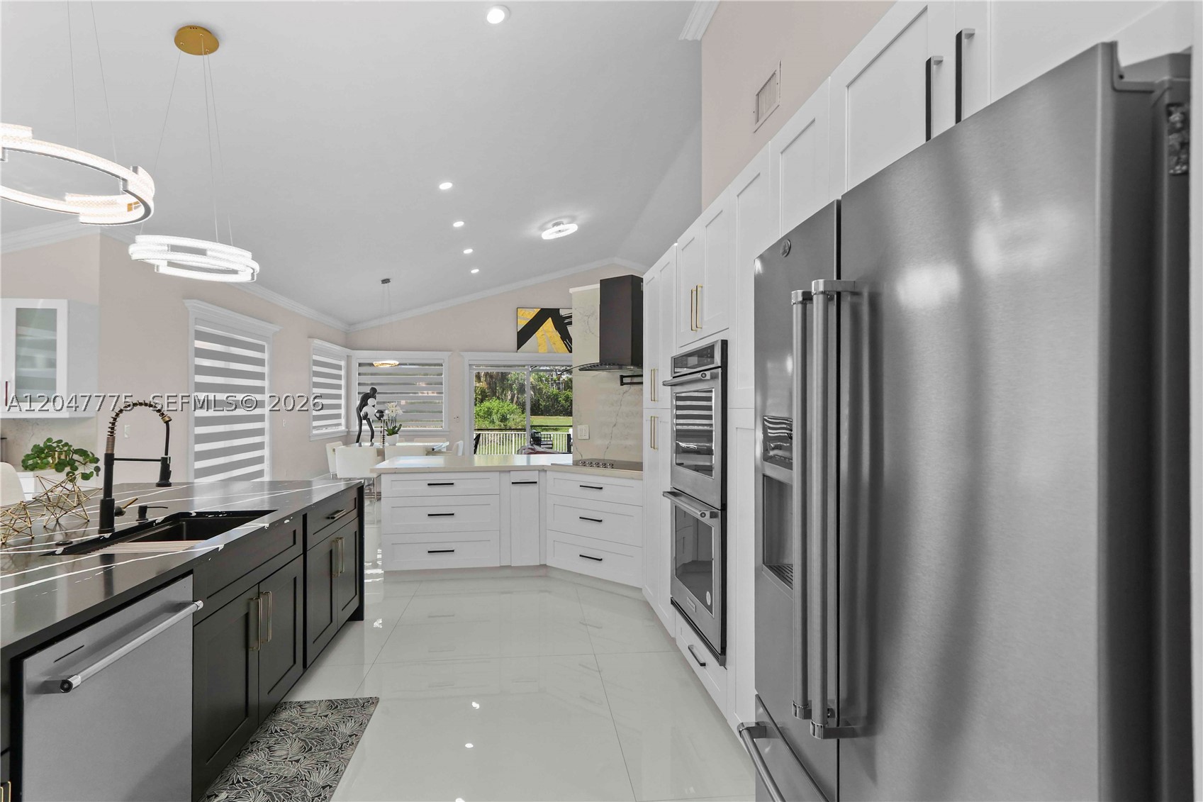 1530 W Lacosta Dr W, Pembroke Pines FL 33027