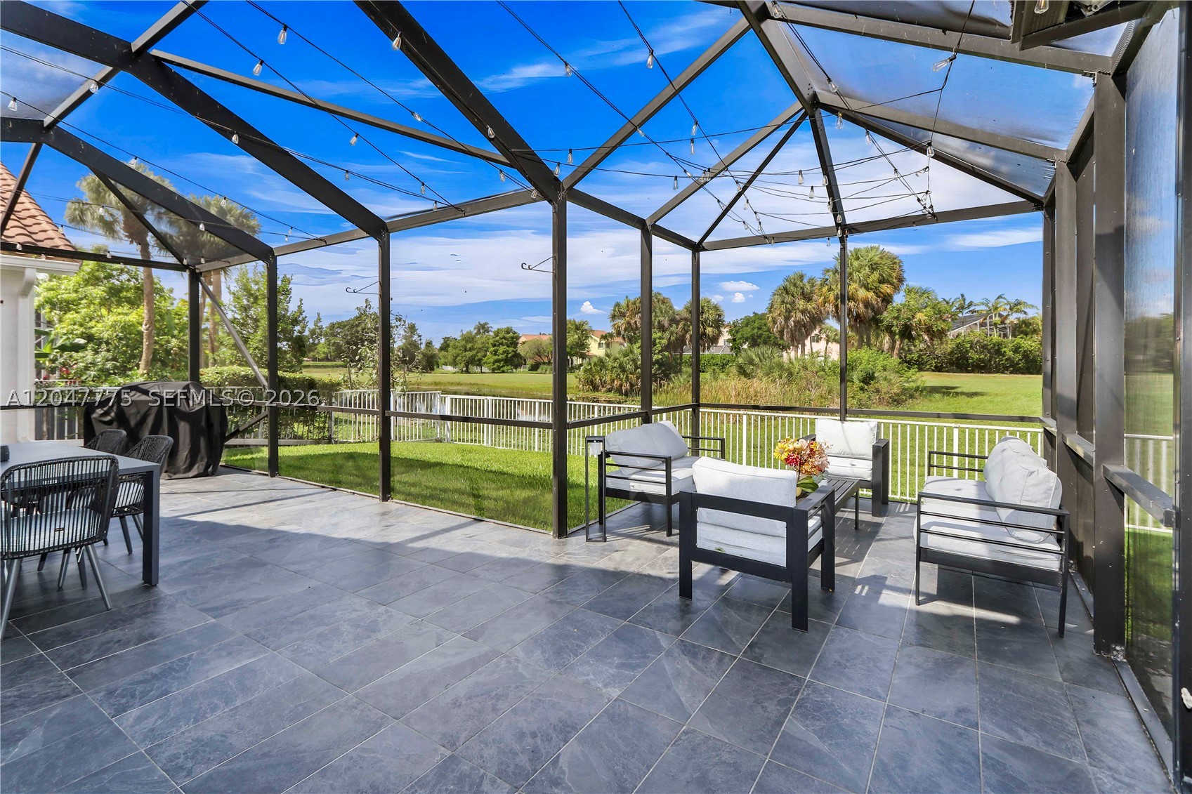 1530 W Lacosta Dr W, Pembroke Pines FL 33027