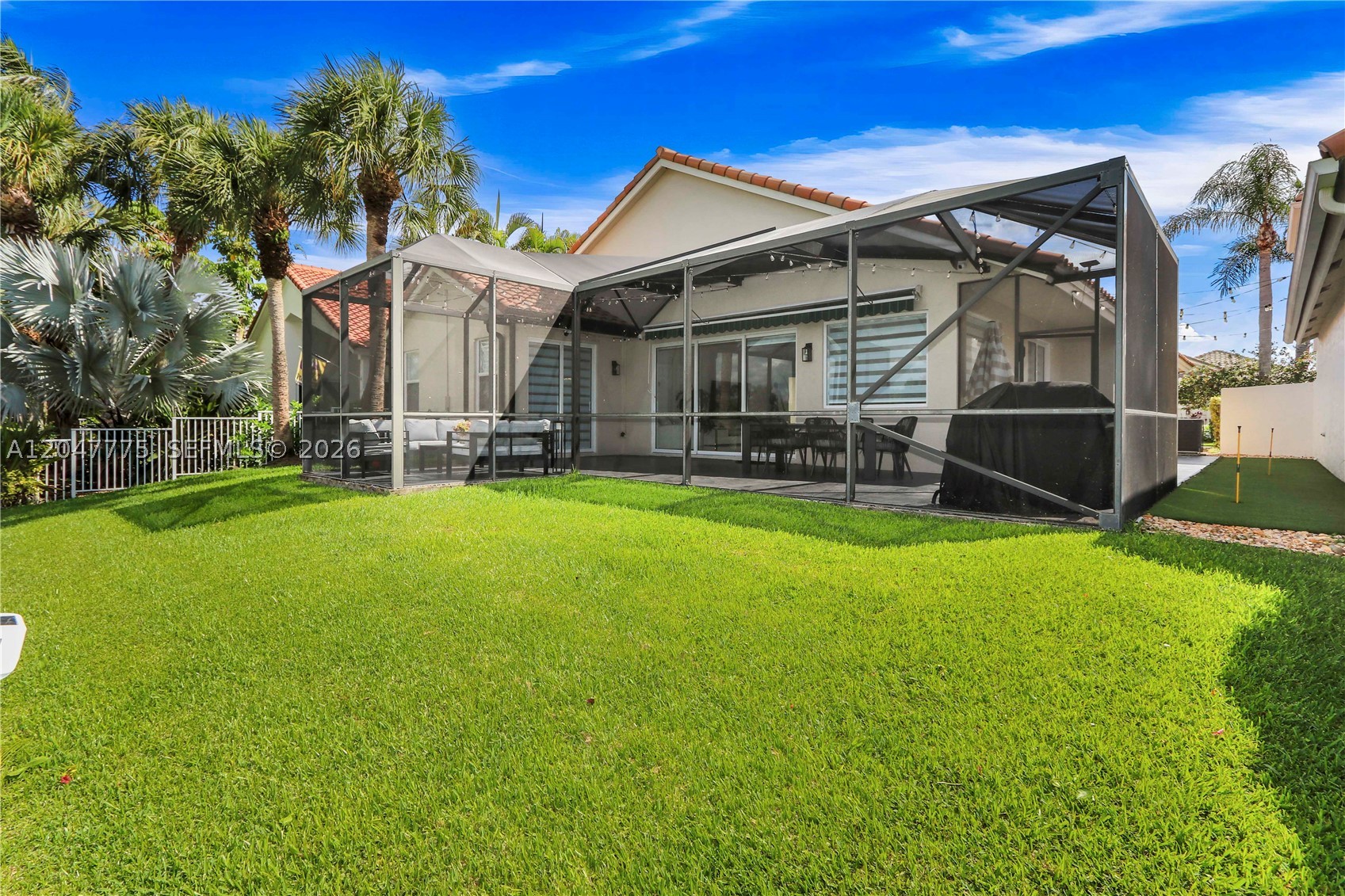 1530 W Lacosta Dr W, Pembroke Pines FL 33027