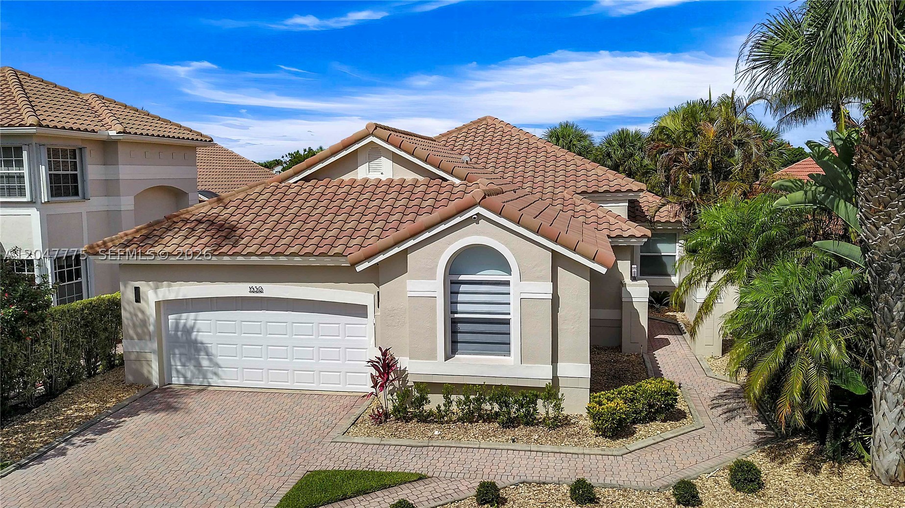1530 W Lacosta Dr W, Pembroke Pines FL 33027