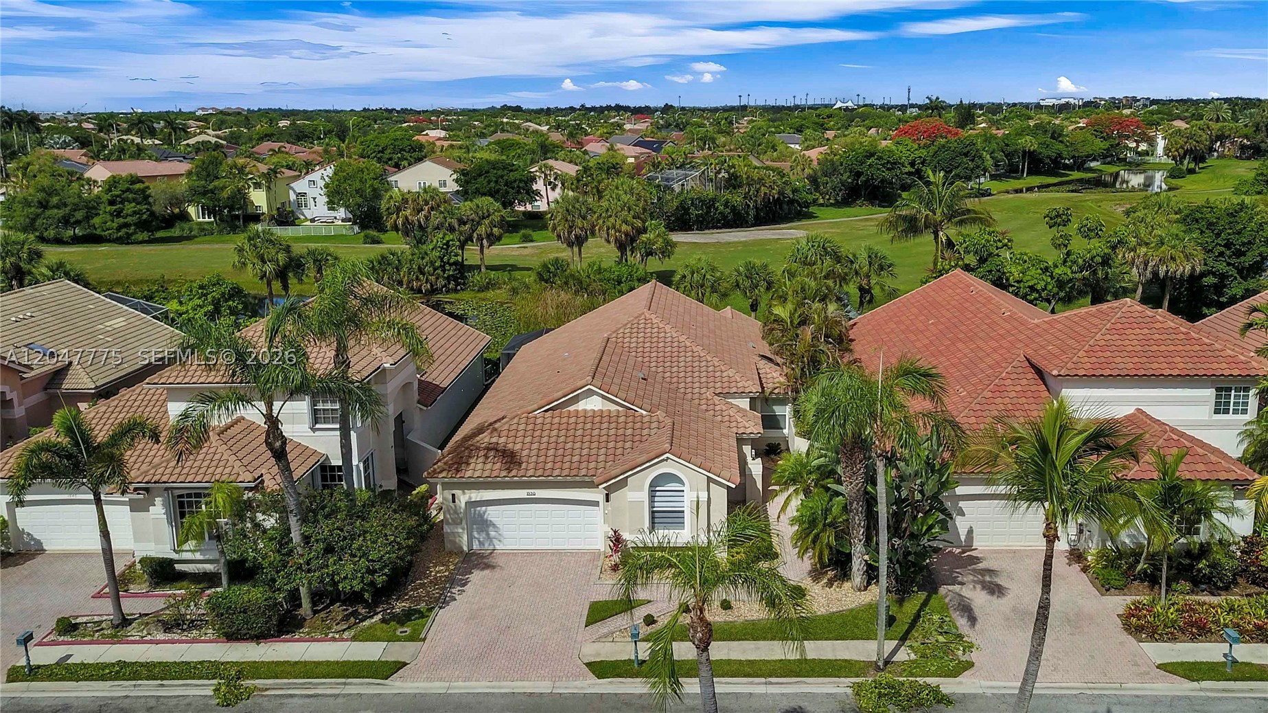 1530 W Lacosta Dr W, Pembroke Pines FL 33027
