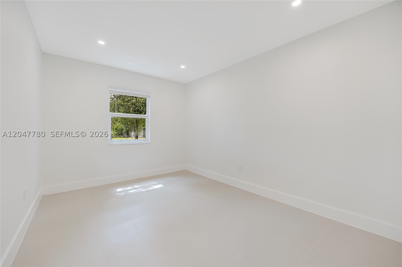 1070 NW 44th St, Miami FL 33127