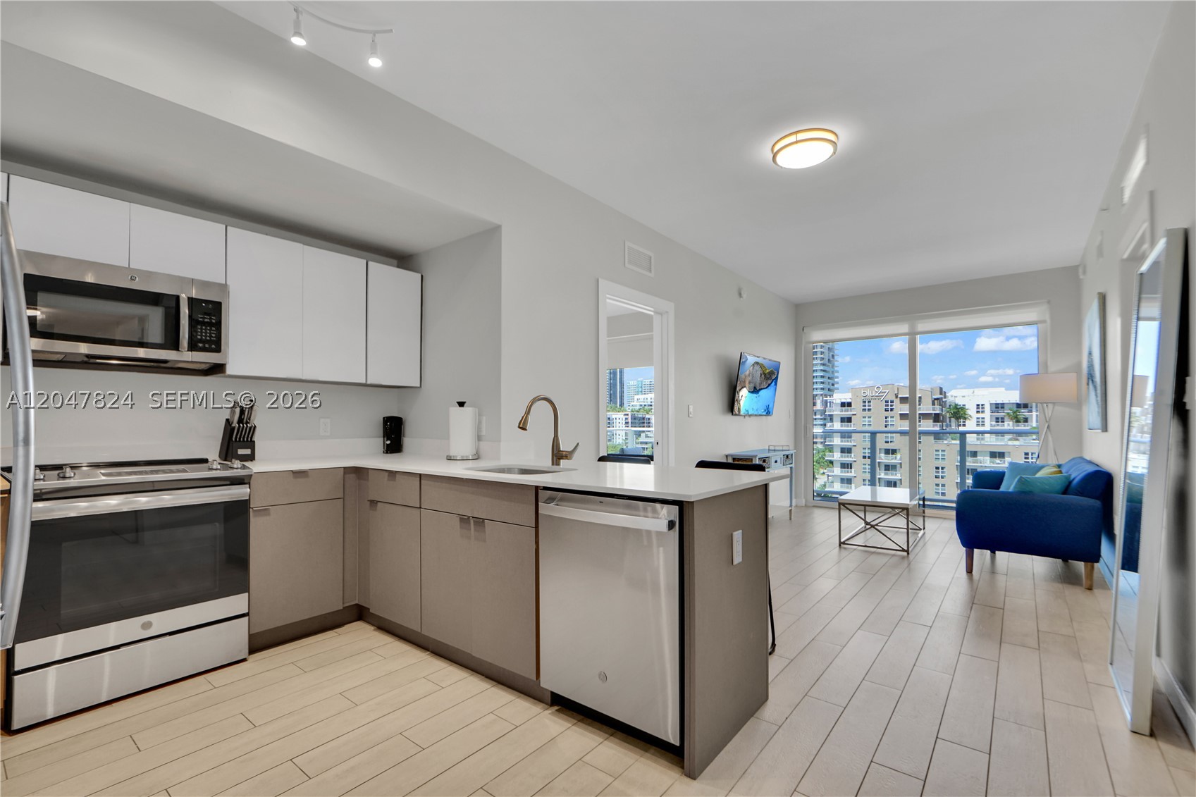 321 NE 26th St #806, Miami FL 33137