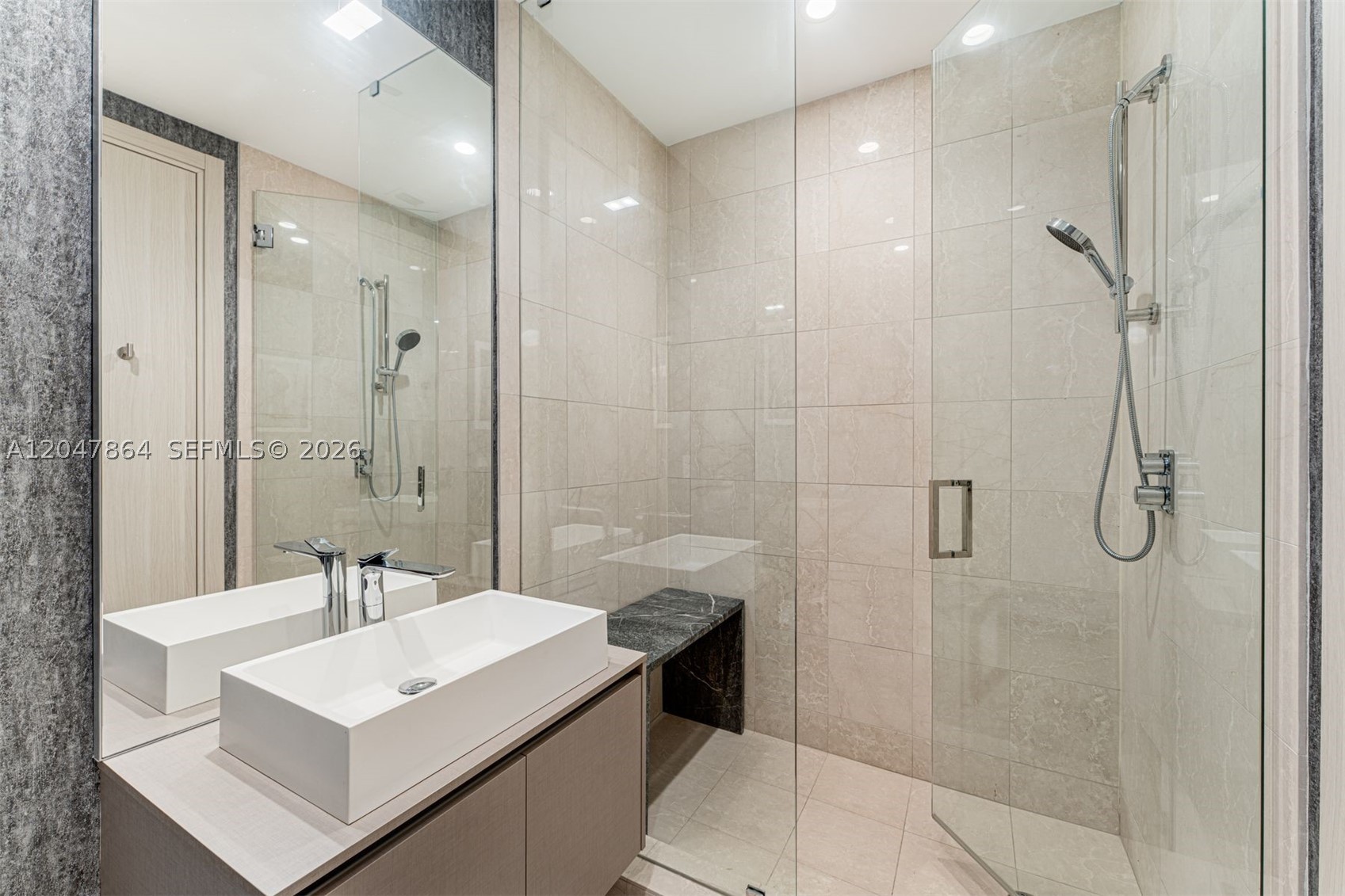 1000 Brickell Plz #PH5203, Miami FL 33131