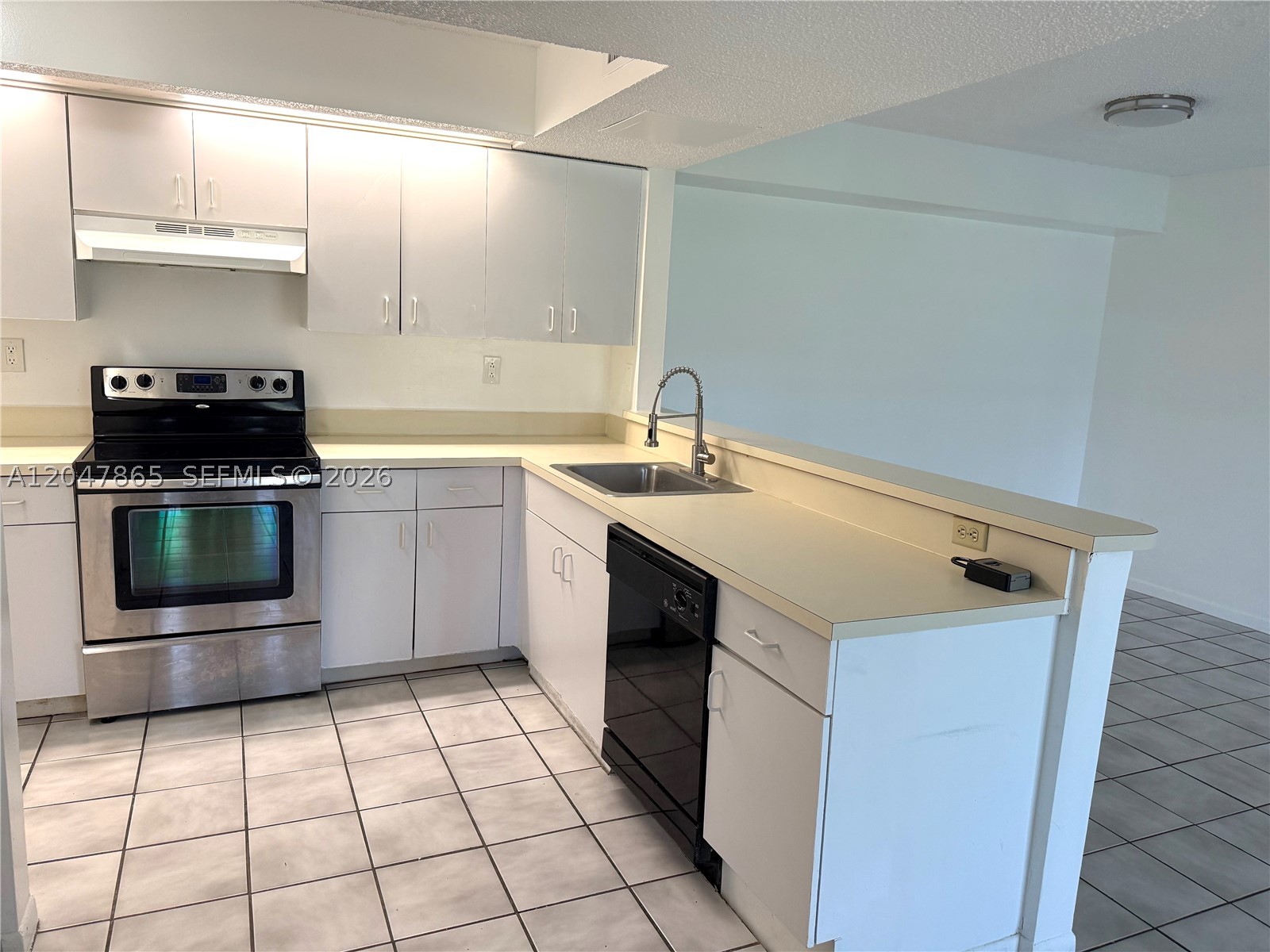 8500 SW 212th St #106, Cutler Bay FL 33189