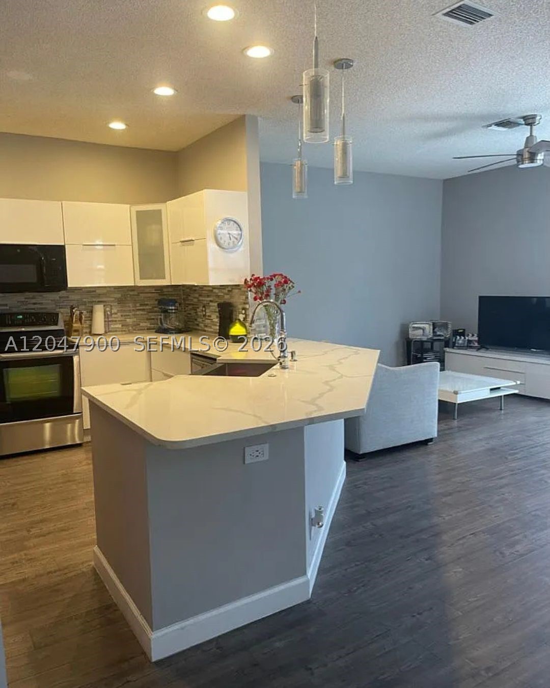 10644 Edinburgh St, Cooper City FL 33026