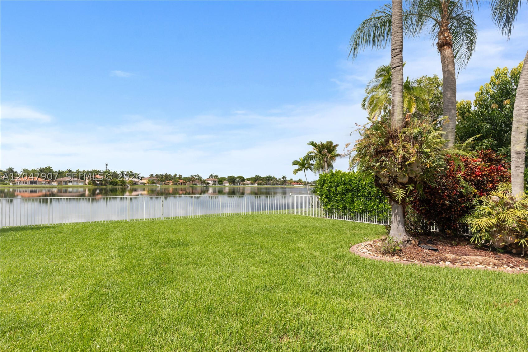 18500 SW 7th St, Pembroke Pines FL 33029