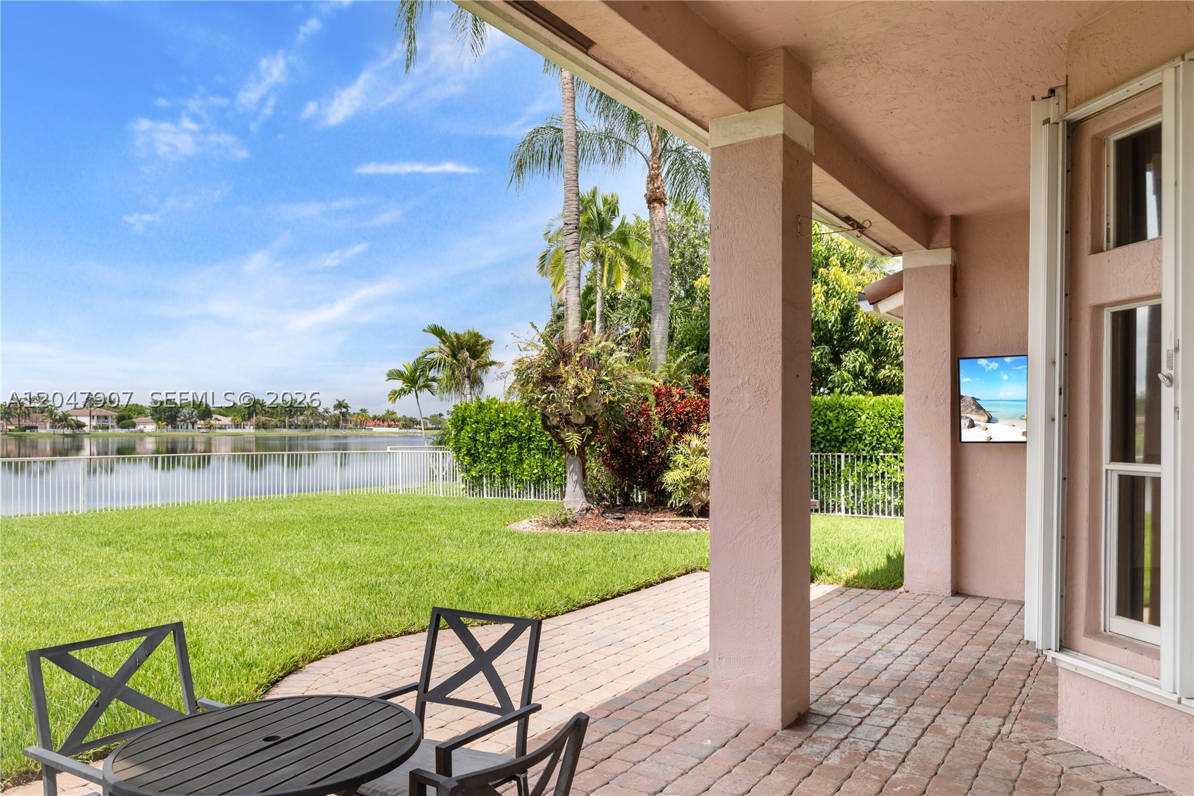 18500 SW 7th St, Pembroke Pines FL 33029