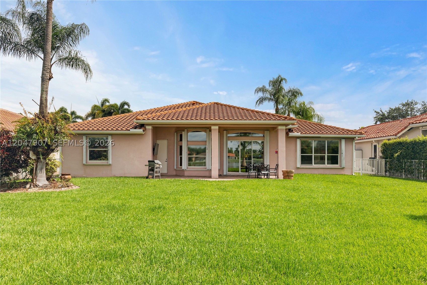 18500 SW 7th St, Pembroke Pines FL 33029