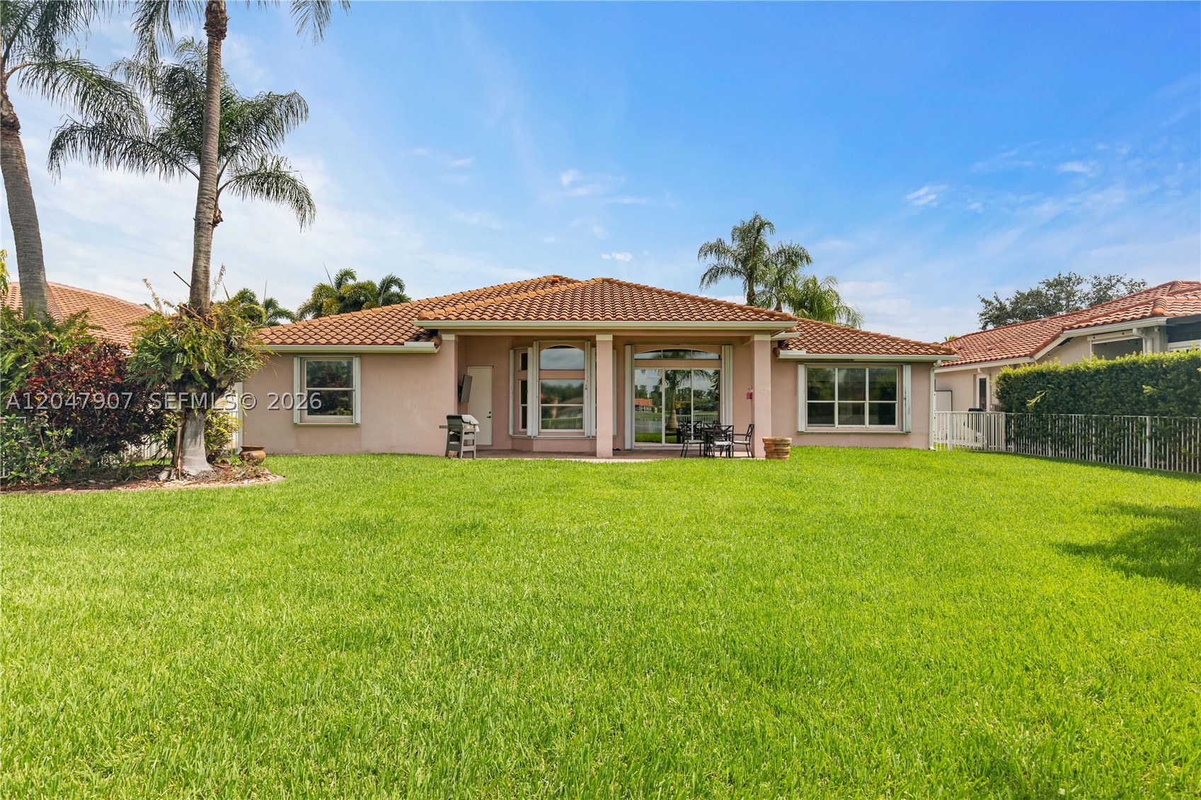 18500 SW 7th St, Pembroke Pines FL 33029