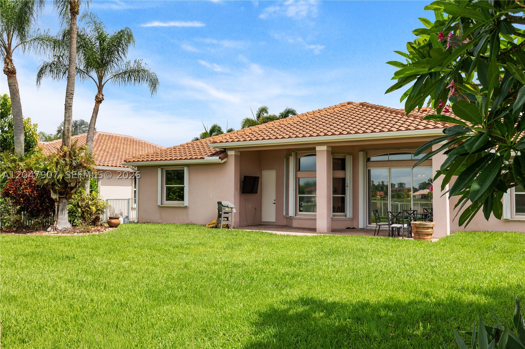 18500 SW 7th St, Pembroke Pines FL 33029