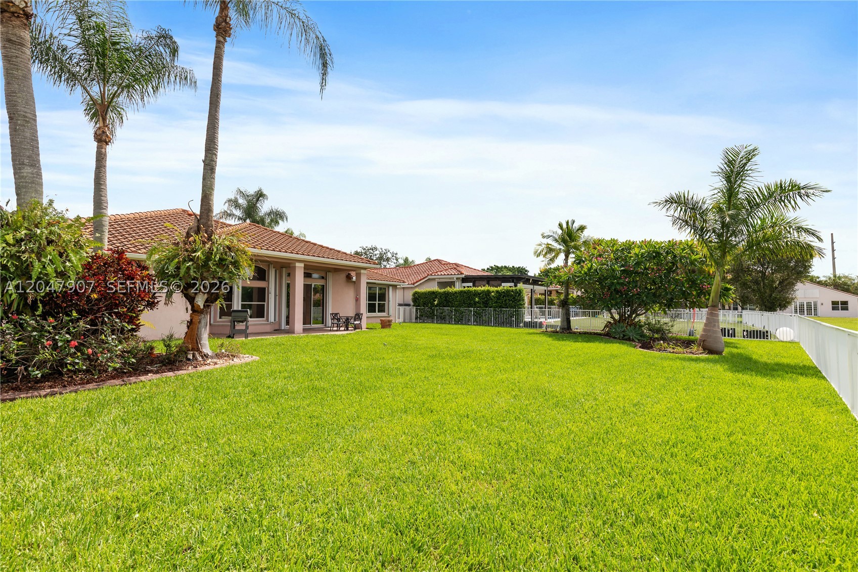 18500 SW 7th St, Pembroke Pines FL 33029