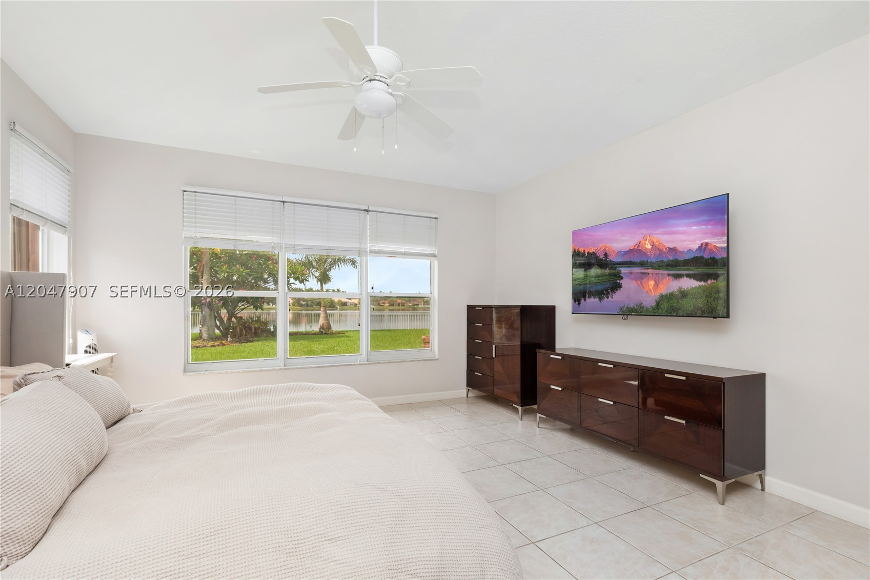 18500 SW 7th St, Pembroke Pines FL 33029