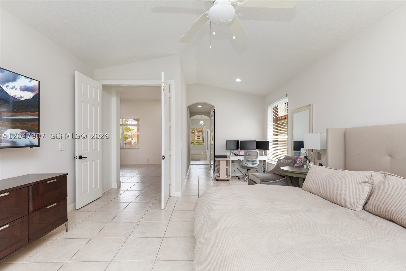 18500 SW 7th St, Pembroke Pines FL 33029