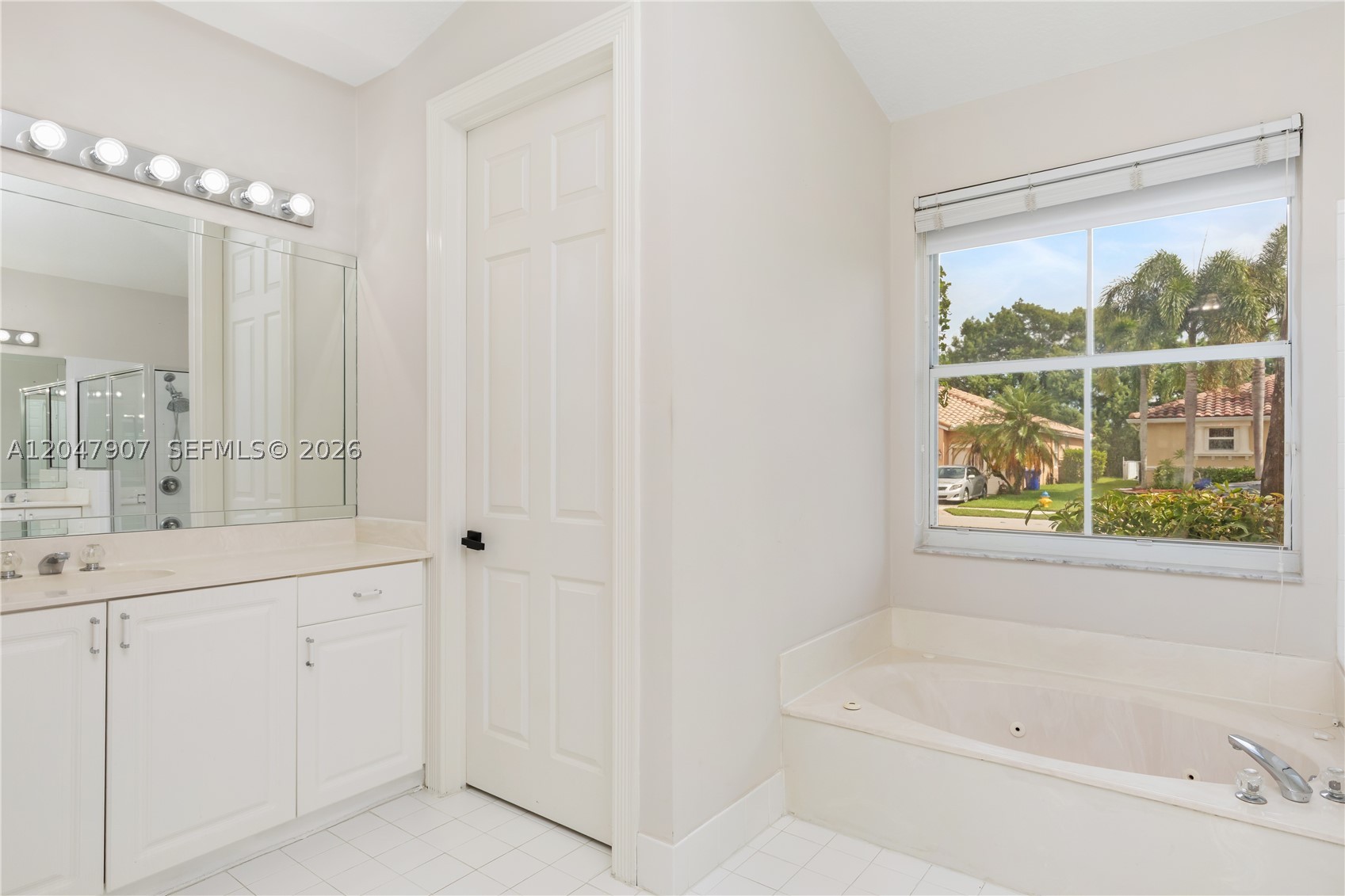 18500 SW 7th St, Pembroke Pines FL 33029