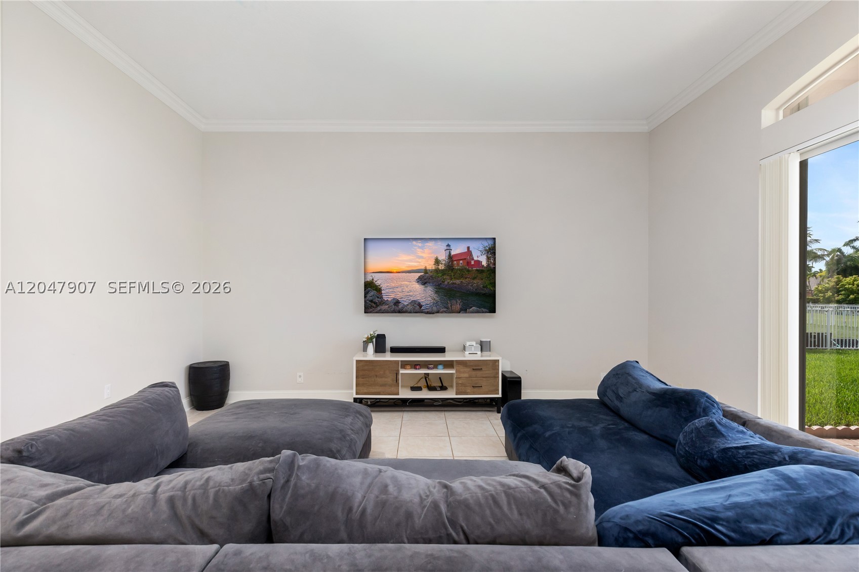 18500 SW 7th St, Pembroke Pines FL 33029