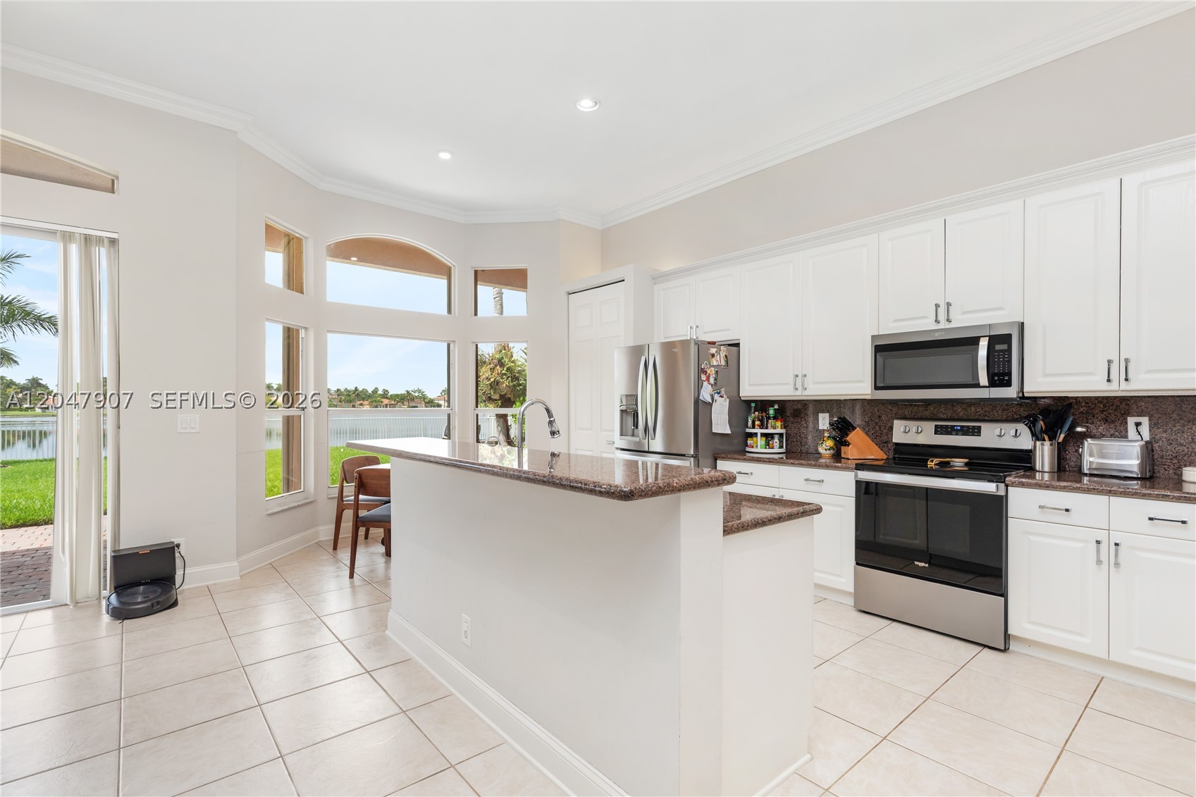 18500 SW 7th St, Pembroke Pines FL 33029