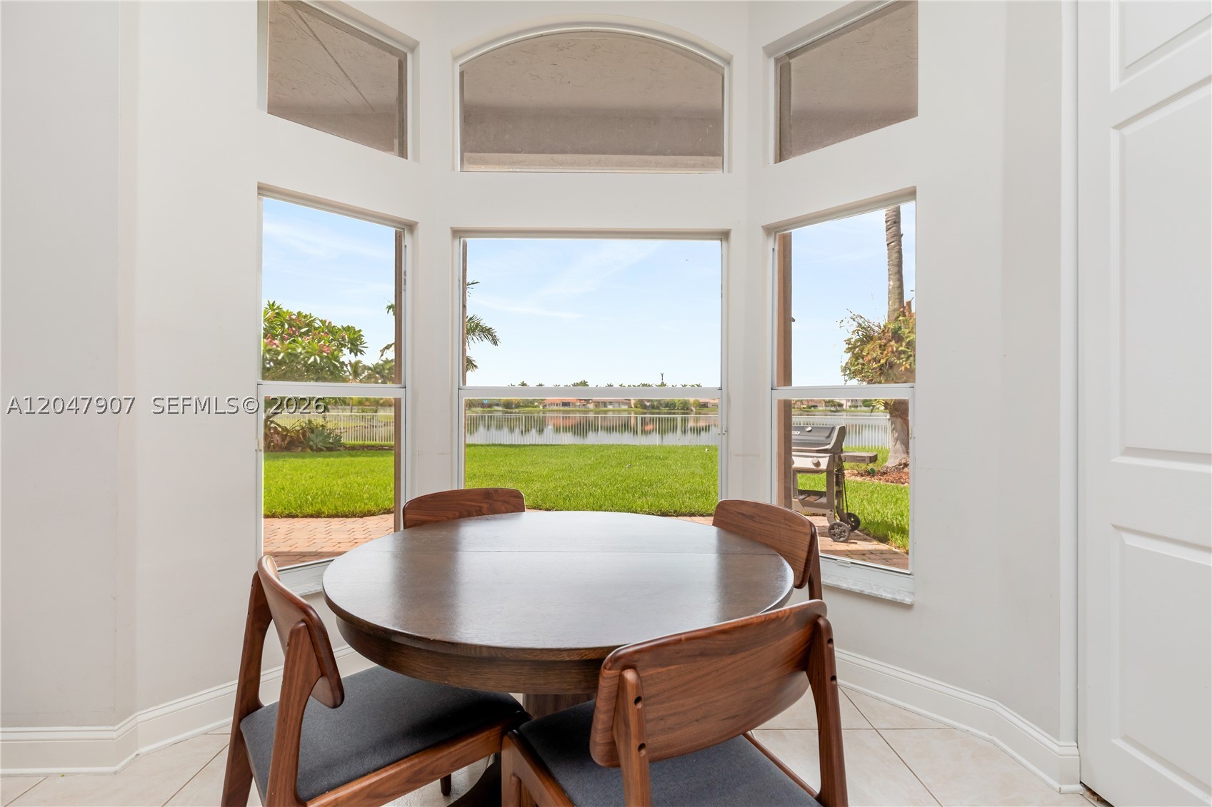 18500 SW 7th St, Pembroke Pines FL 33029